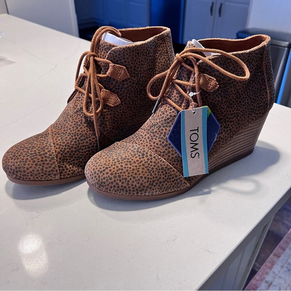 Toms Women's Kala Suede Wedge Bootie Sz 9.5